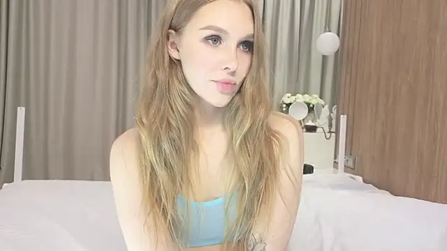 Snapshot of Brigitte_Bardot chatting on 10.17.25 Brigitte Bardot online show from 10.17.25