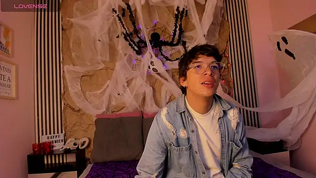 Desire Ecstasy online show from 10.24.25