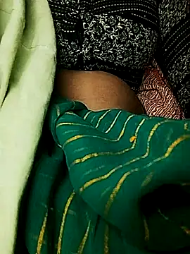 Snapshot of Hut_rotu_cute chatting on 05.29.26 Hut rotu cute online show from 05.29.26