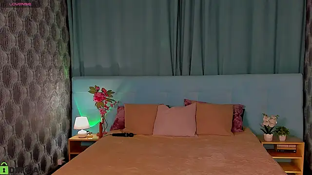 Aurora Bennet online show from 10.03.25