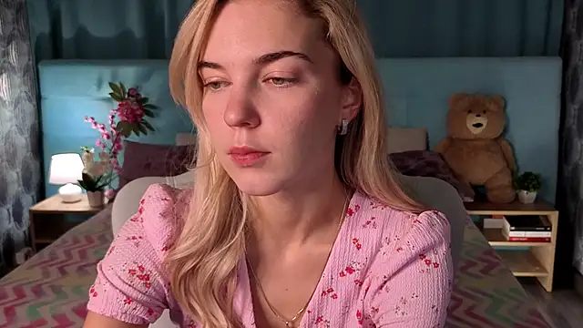 Aurora Bennet online show from 12.01.25