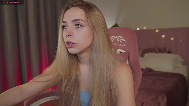 ShinyBarbie online show from 09.22.25