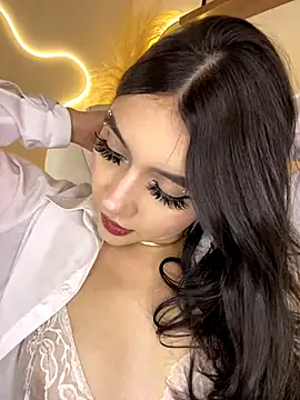 Zoe Serrat online show from 12.15.25