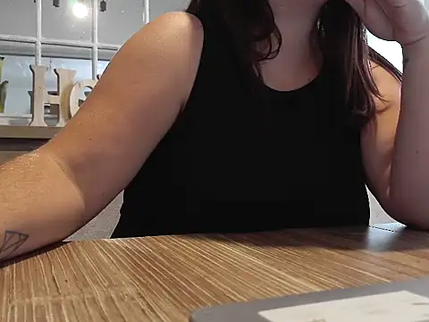 Snapshot of Aambre95Esexy chatting on 09.15.25 Aambre95Esexy online show from 09.15.25