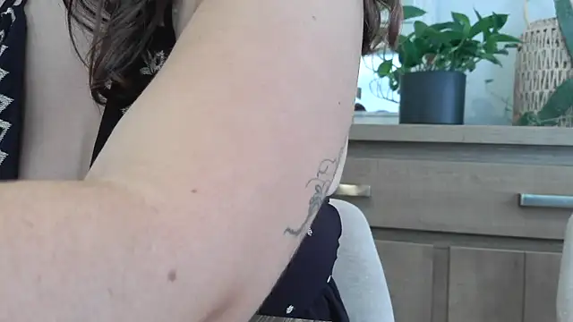 Snapshot of Aambre95Esexy chatting on 09.17.25 Aambre95Esexy online show from 09.17.25