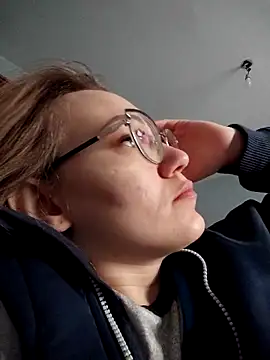 Snapshot of AlisaWyn chatting on 01.18.26 AlisaWyn online show from 01.18.26