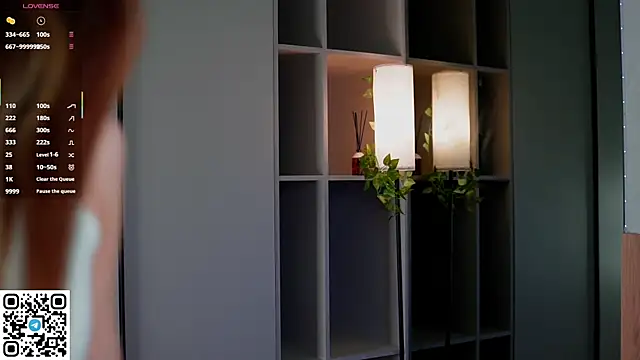 Quinavelle online show from 12.02.25