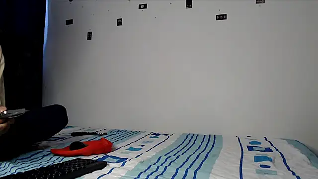 Snapshot of alexmark_ chatting on 05.25.26 alexmark online show from 05.25.26