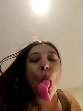 Snapshot of caronicole77 chatting on 03.08.26 caronicole77 online show from 03.08.26