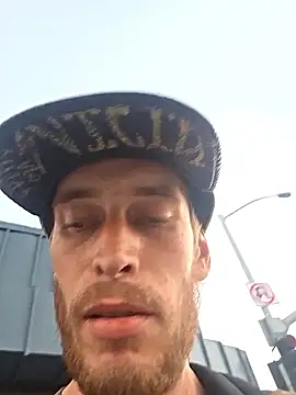 Snapshot of Leshok chatting on 11.10.25 Leshok online show from 11.10.25