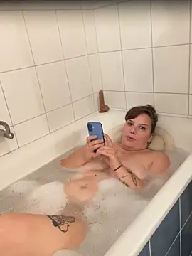 Debbie05 online show from 09.13.25