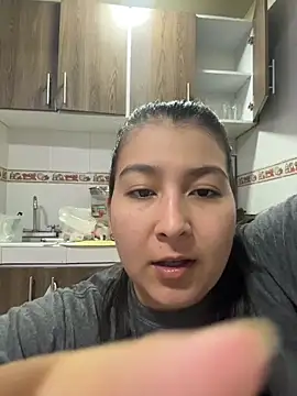 Snapshot of evelyn_1702 chatting on 07.13.26 evelyn 1702 online show from 07.13.26