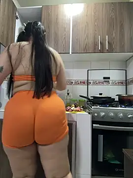 Snapshot of evelyn_1702 chatting on 07.18.26 evelyn 1702 online show from 07.18.26