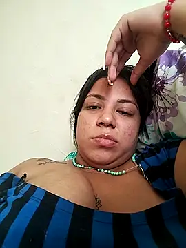 Snapshot of Georgina_Bigboobs chatting on 11.24.25 Georgina Bigboobs online show from 11.24.25