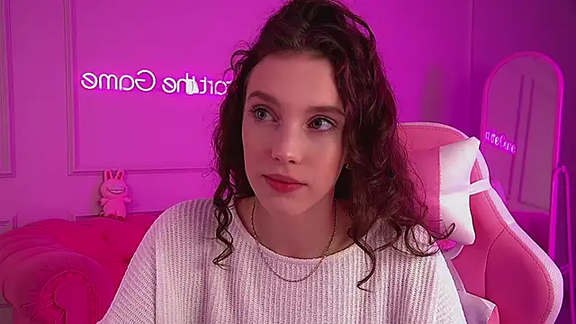 Snapshot of VeronicaVances chatting on 10.02.25 VeronicaVances online show from 10.02.25