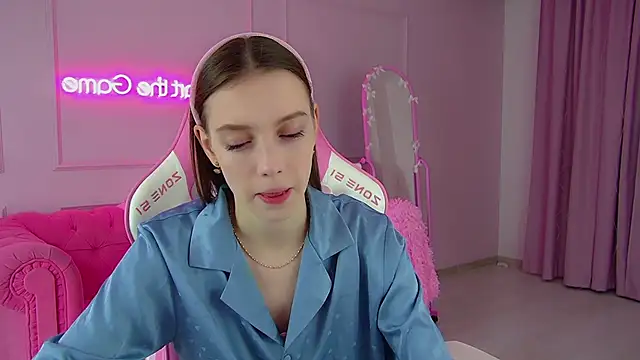 Snapshot of VeronicaVances chatting on 01.10.26 VeronicaVances online show from 01.10.26