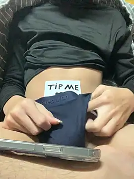 themloncuaem online show from 10.31.25