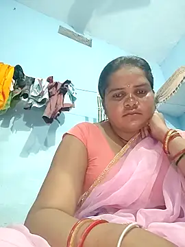 Snapshot of Rashi_cut chatting on 10.08.25 Rashi cut online show from 10.08.25