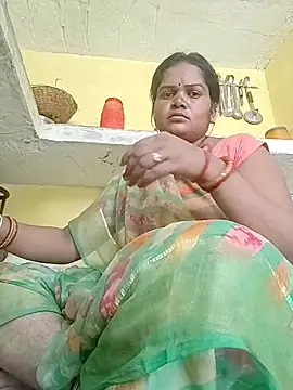 Snapshot of Rashi_cut chatting on 10.10.25 Rashi cut online show from 10.10.25