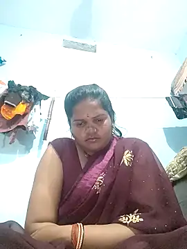Snapshot of Rashi_cut chatting on 10.16.25 Rashi cut online show from 10.16.25