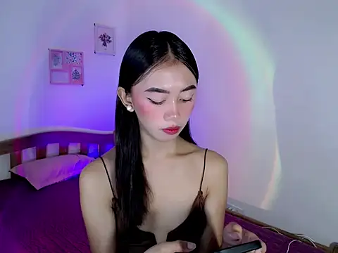 Snapshot of lovely_kiannaHugecock chatting on 04.11.26 lovely kiannaHugecock online show from 04.11.26