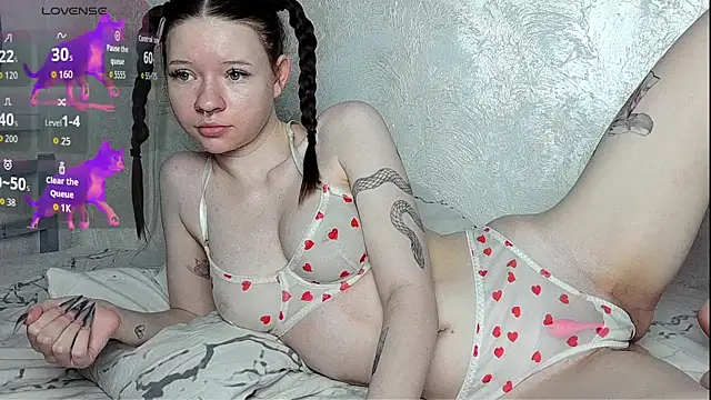 inSideMila01 online show from 10.28.25