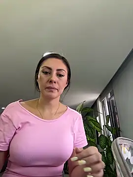 Snapshot of Isabellaa_Palacios chatting on 05.04.26 Isabellaa Palacios online show from 05.04.26