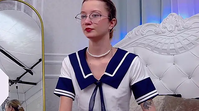 MaeLili online show from 12.14.25