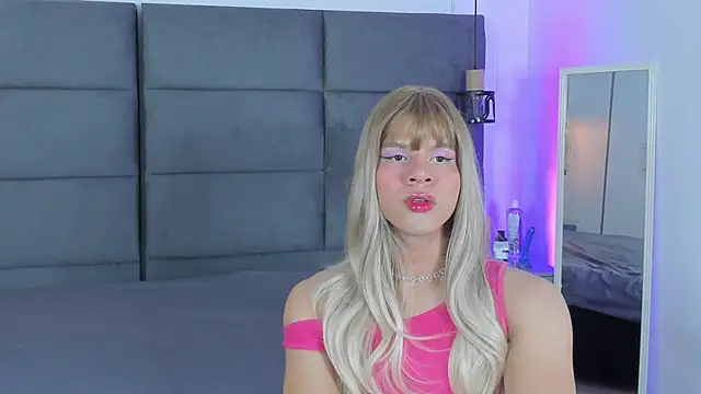 Slenna Moon online show from 11.13.25