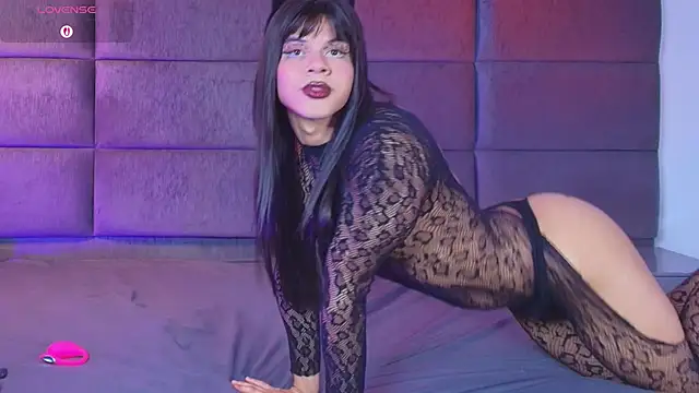 Snapshot of Slenna_Moon chatting on 05.12.26 Slenna Moon online show from 05.12.26