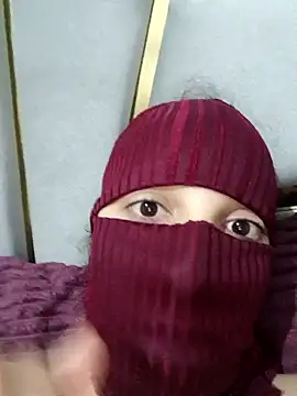 Snapshot of Ahalm chatting on 11.14.25 Ahalm online show from 11.14.25