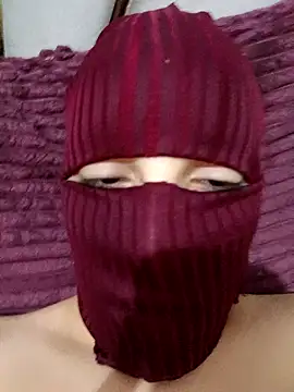 Snapshot of Ahalm chatting on 11.19.25 Ahalm online show from 11.19.25