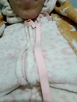 Snapshot of Ahalm chatting on 12.16.25 Ahalm online show from 12.16.25