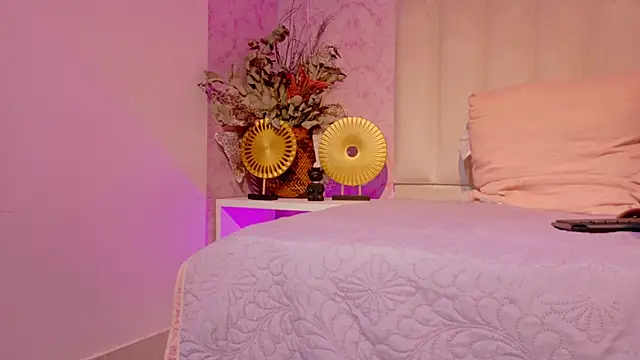 Snapshot of Paulina_Sodi chatting on 09.19.25 Paulina Sodi online show from 09.19.25