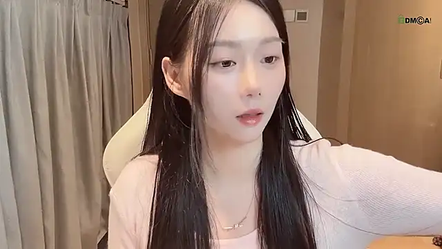 Snapshot of Makinghappymyself_ chatting on 10.27.25 Makinghappymyself online show from 10.27.25