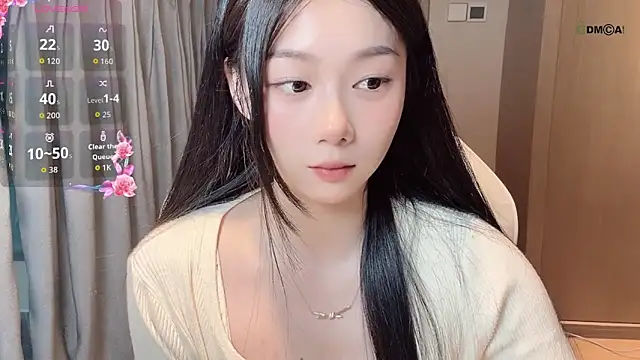 Snapshot of Makinghappymyself_ chatting on 11.22.25 Makinghappymyself online show from 11.22.25
