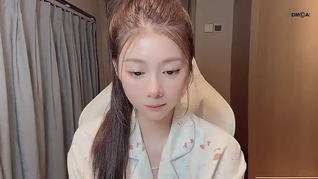 Snapshot of Makinghappymyself_ chatting on 12.02.25 Makinghappymyself online show from 12.02.25