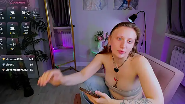 Snapshot of babydarkness chatting on 09.13.25 babydarkness online show from 09.13.25