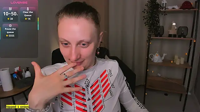 Snapshot of babydarkness chatting on 09.28.25 babydarkness online show from 09.28.25