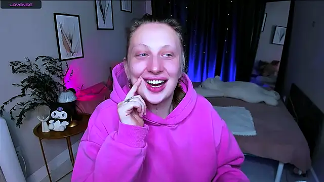 Snapshot of babydarkness chatting on 10.03.25 babydarkness online show from 10.03.25