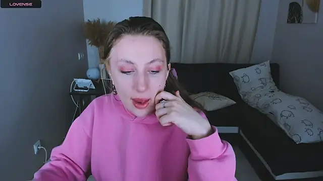 Snapshot of babydarkness chatting on 10.10.25 babydarkness online show from 10.10.25