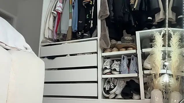 KayleeBella online show from 10.11.25