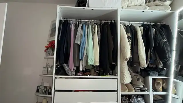 KayleeBella online show from 04.27.26