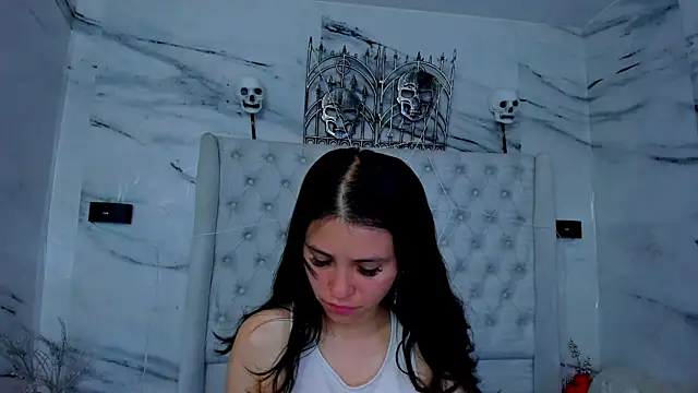 Ari and Storm online show from 11.02.25