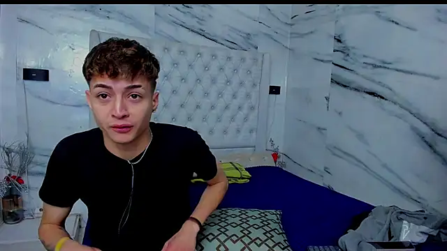 Ari and Storm online show from 11.25.25