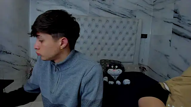 Ari and Storm online show from 02.02.26