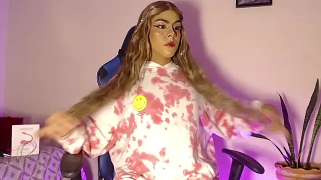 Antonella copper online show from 11.07.25