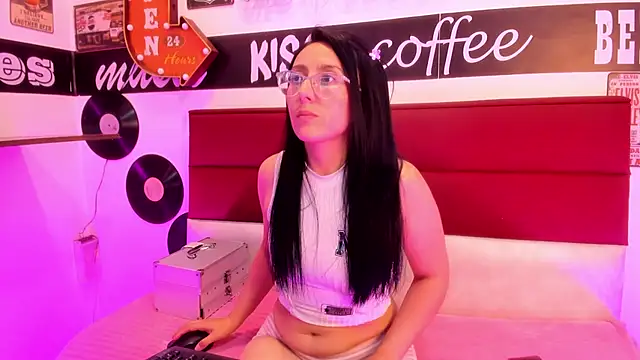 Scarlett 14  online show from 12.16.25