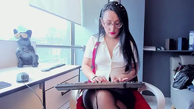 Scarlett 14  online show from 04.16.26