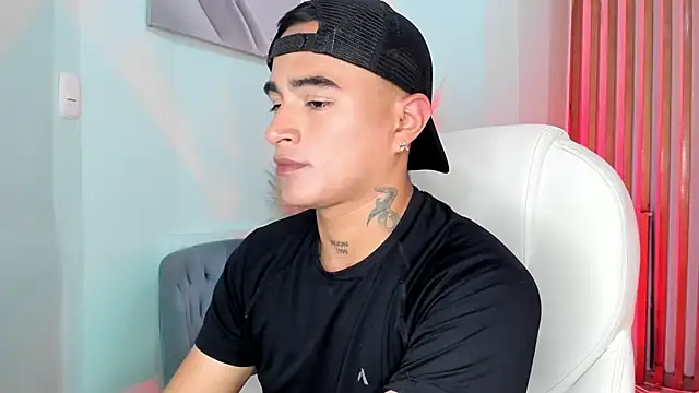 Snapshot of LiamDeep chatting on 09.10.25 LiamDeep online show from 09.10.25